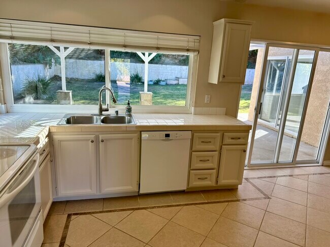 Kitchen - 26192 Camino Adelanto