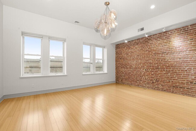 Building Photo - 343 Greenwich Ave