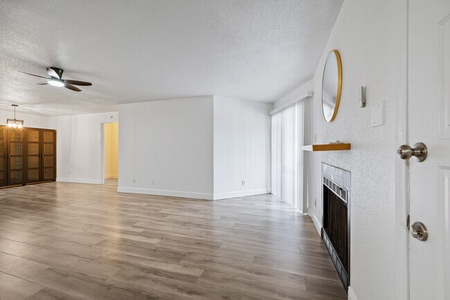 Building Photo - 10733 Braes Bend Dr