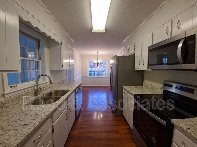 Building Photo - 8403 Pine Valley Ln