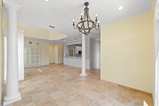 Building Photo - 3 bedroom/ 2.5 bathroom in Destin, FL!