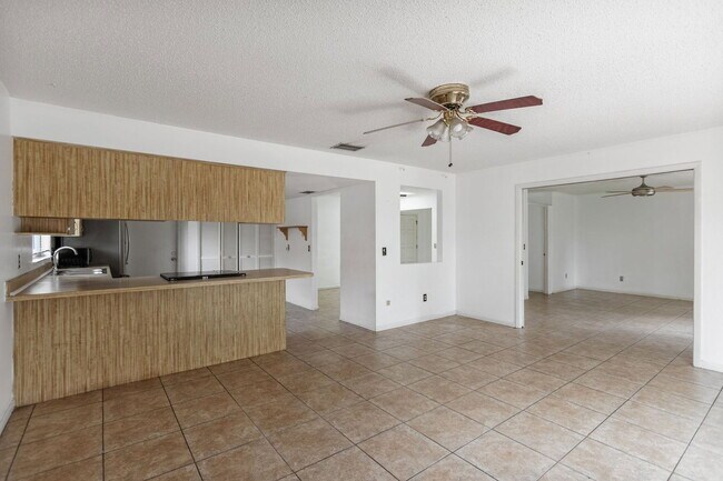 Building Photo - 14907 Coldwater Ln