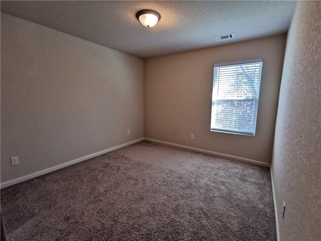 Building Photo - 11 Darling Ln