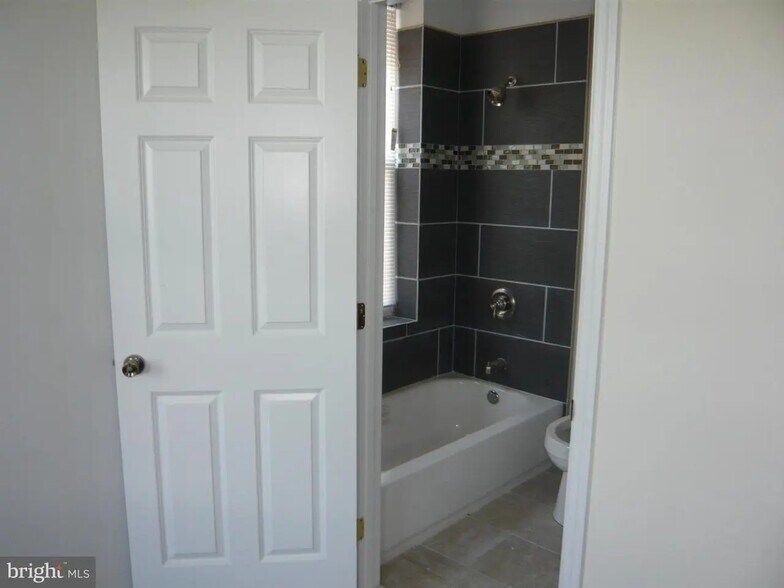 Bathroom 1 - 2517 Saint Paul St