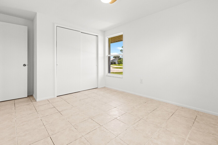 Building Photo - 1057 Tropical Ave NW