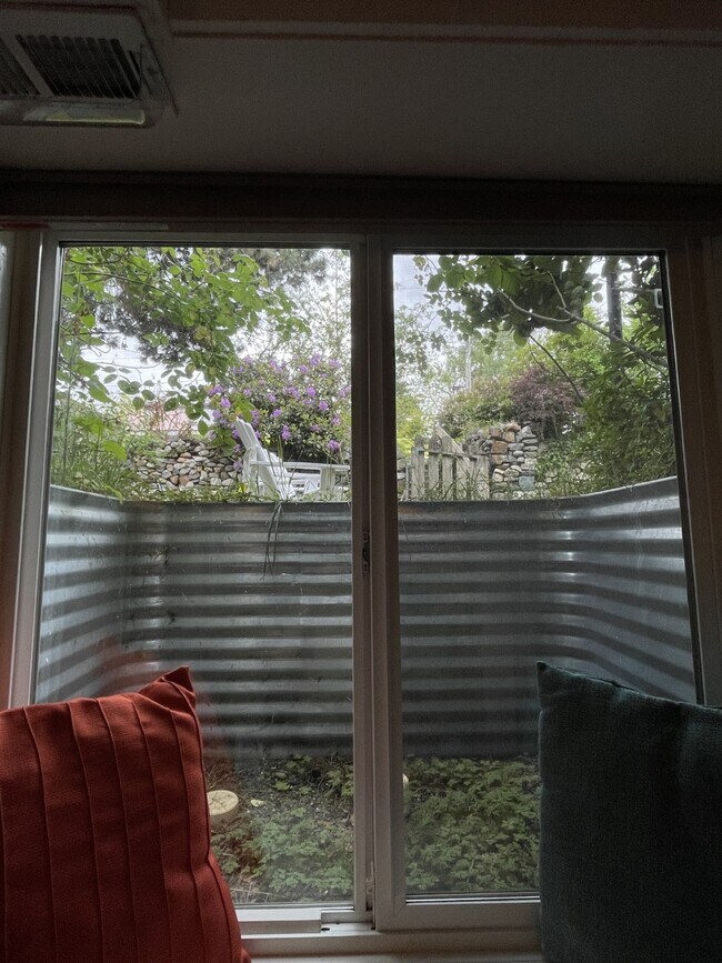 Building Photo - 8310 Stone Ave N