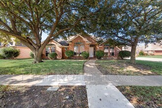Building Photo - 4911 Lakeland Dr