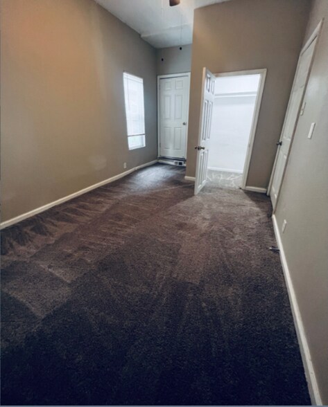 Building Photo - 3534 Flora Ave