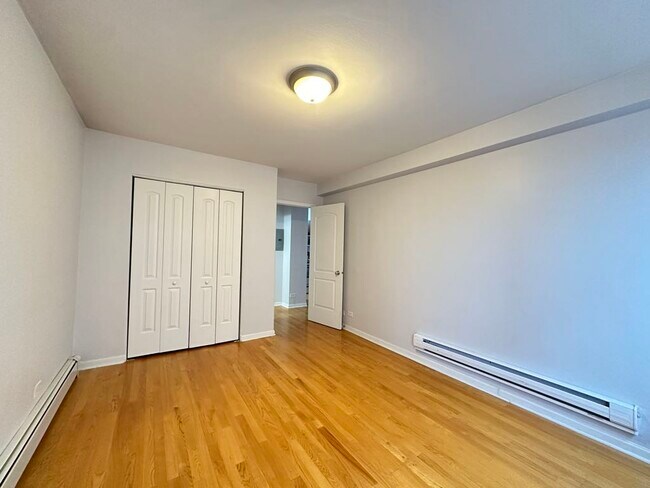 Building Photo - 4180 N Marine Dr