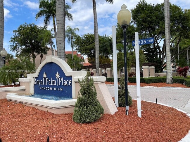 Building Photo - 10630 SW 157th Ct