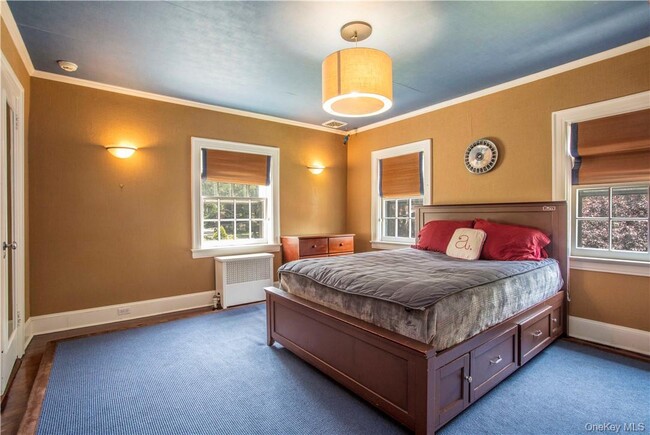 Building Photo - 451 Beechmont Dr