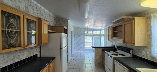 Building Photo - 24430 Oak Hollow Blvd
