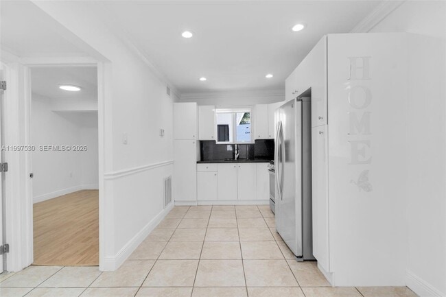 Building Photo - 201 SW 51st Ct