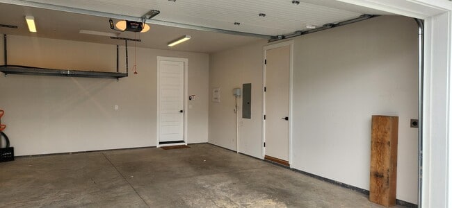 Building Photo - 1513 Zephyr Way