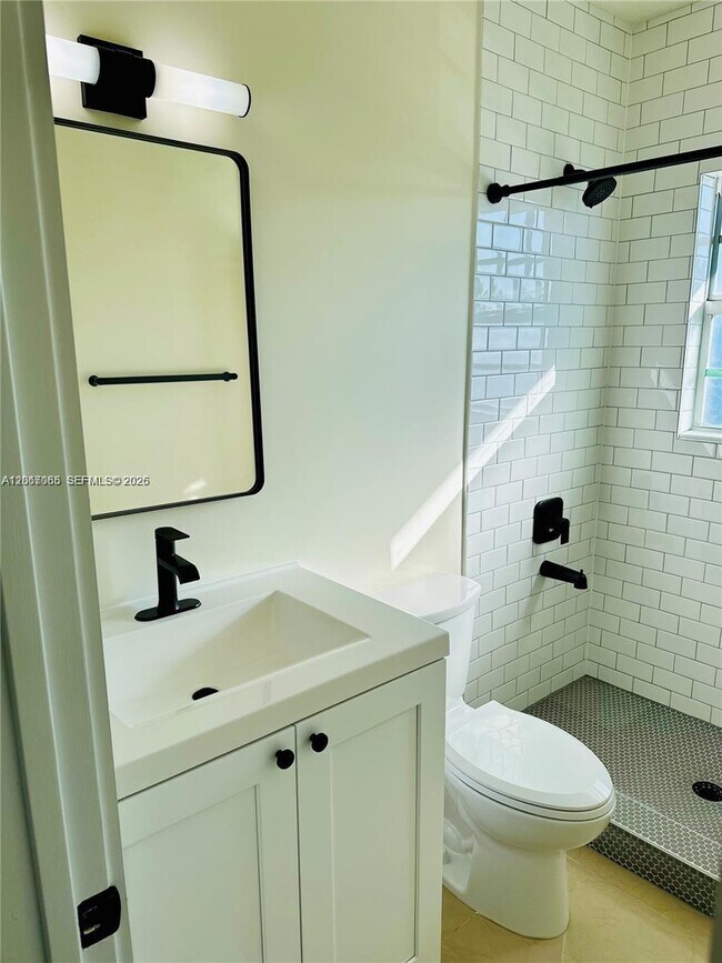 Building Photo - 8080 Tatum Waterway Dr