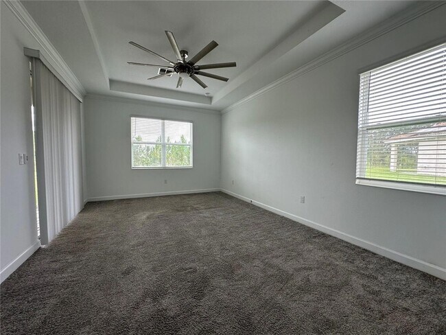 Building Photo - 8855 Fallen Oak Dr