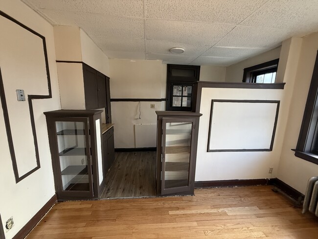 Building Photo - 3258 Maple Ave