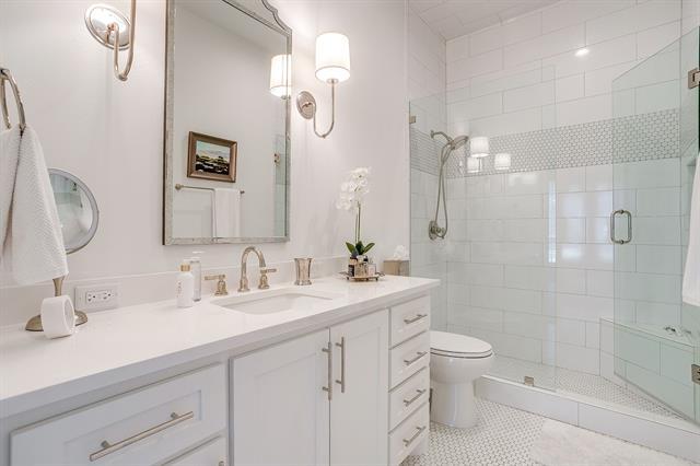 Building Photo - 1301 Belle Pl