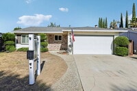 Building Photo - 5795 Coralwood Way
