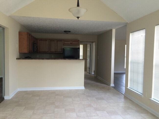 Building Photo - 106 Belmont Ct.