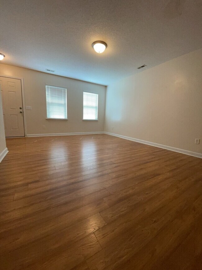 Building Photo - 202 Lanieve Ct