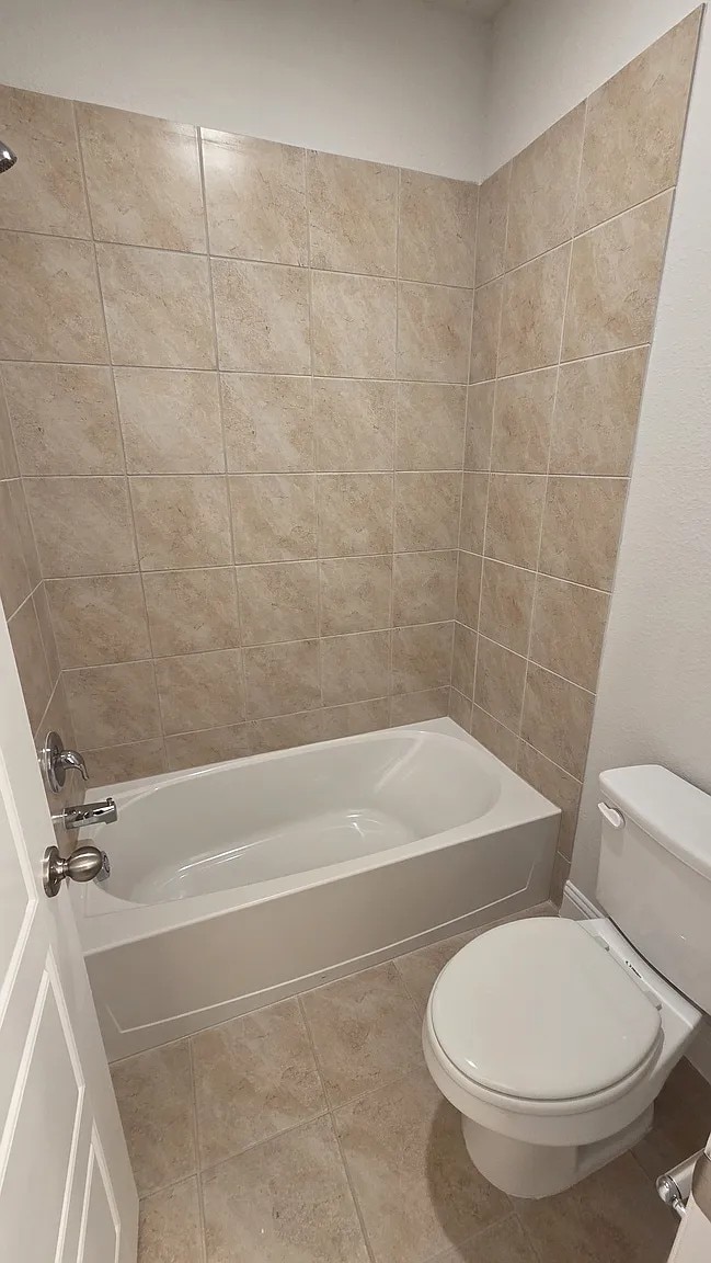 Building Photo - 3029 Hollybrook Ln