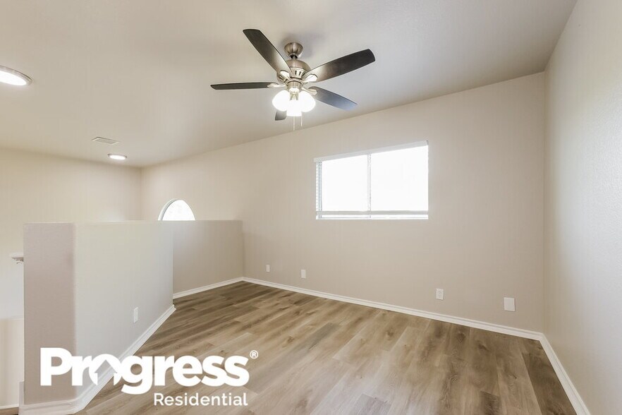 Building Photo - 16706 Shipshaw River Dr