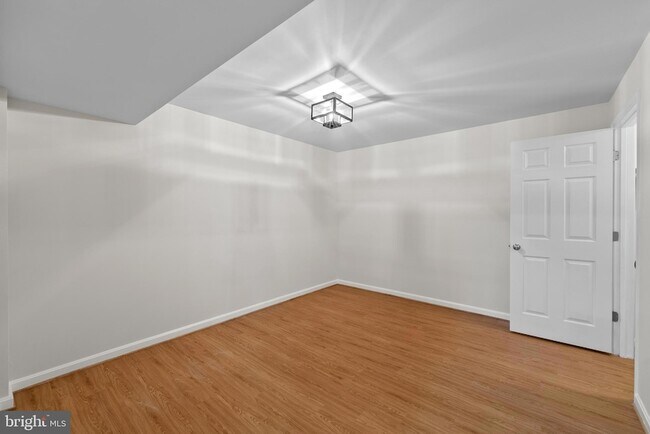 Building Photo - 7722 Yalta Way