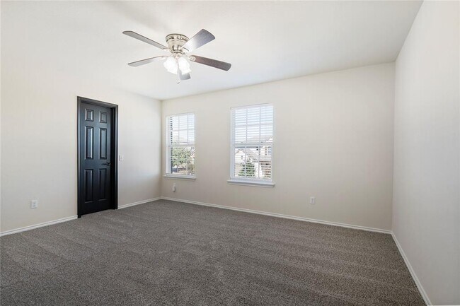 Building Photo - 12000 Kincardine Way