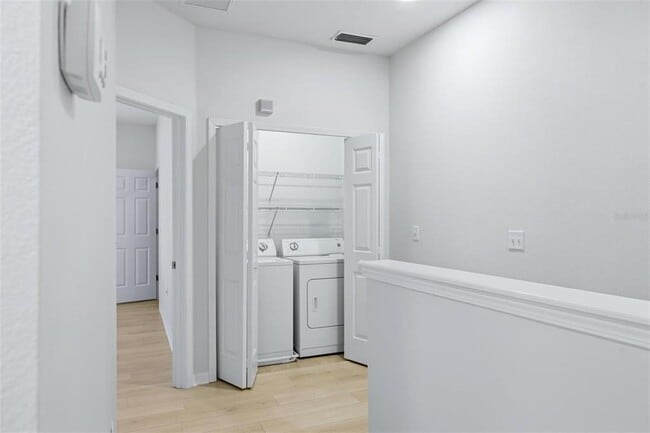 Building Photo - 3717 Parkridge Cir