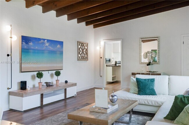 Building Photo - 11534 NE 13th Ave