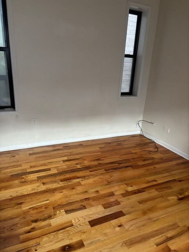 Building Photo - 1421 W Huron St