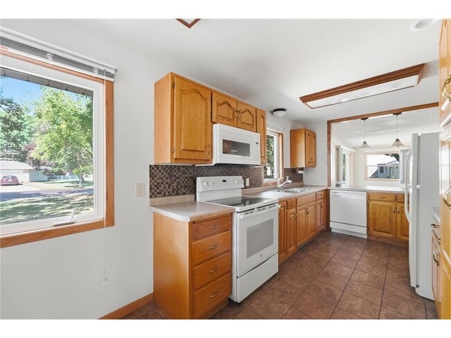 Building Photo - 80 Woodhill Rd