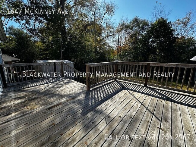 Building Photo - 1647 McKinney Ave