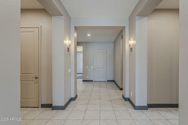 Building Photo - 5232 S Wesley