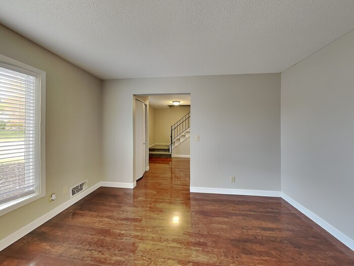 Building Photo - 8525 Ivywood Ave S