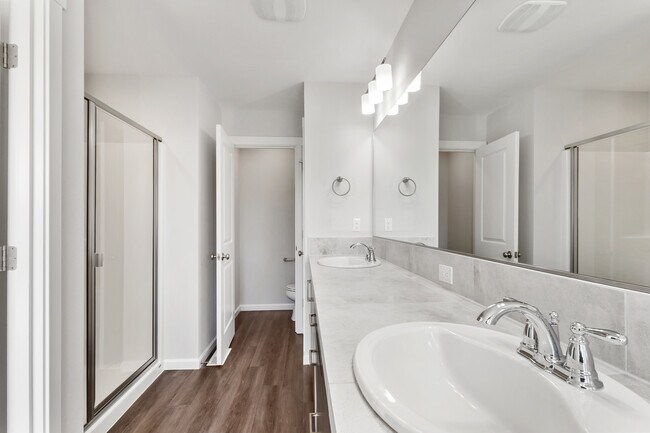 Building Photo - 7447 SE Chinquapin Dr