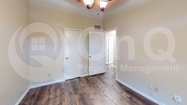 Building Photo - 1217 Babbling Brook Dr
