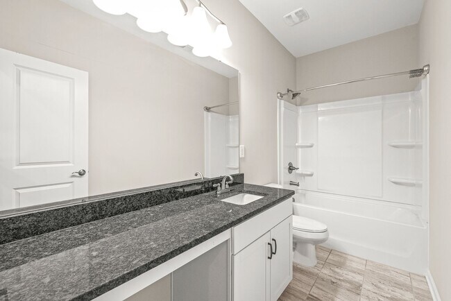 Building Photo - Beautiful 4 Bedroom Home in Gastonia
