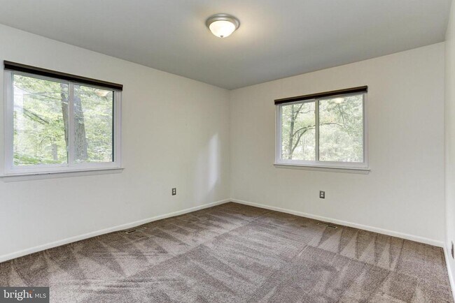 Building Photo - 10373 Currycomb Ct