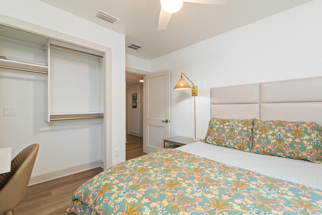 Building Photo - 304 NW 24th St