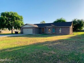 Building Photo - 10770 N 127th Ave