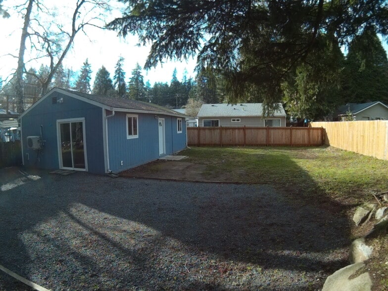 Building Photo - 15010 26th Ave NE