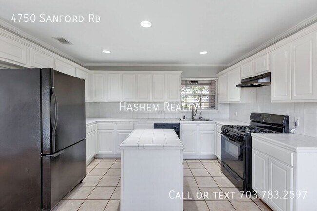 Building Photo - 4750 Sanford Rd