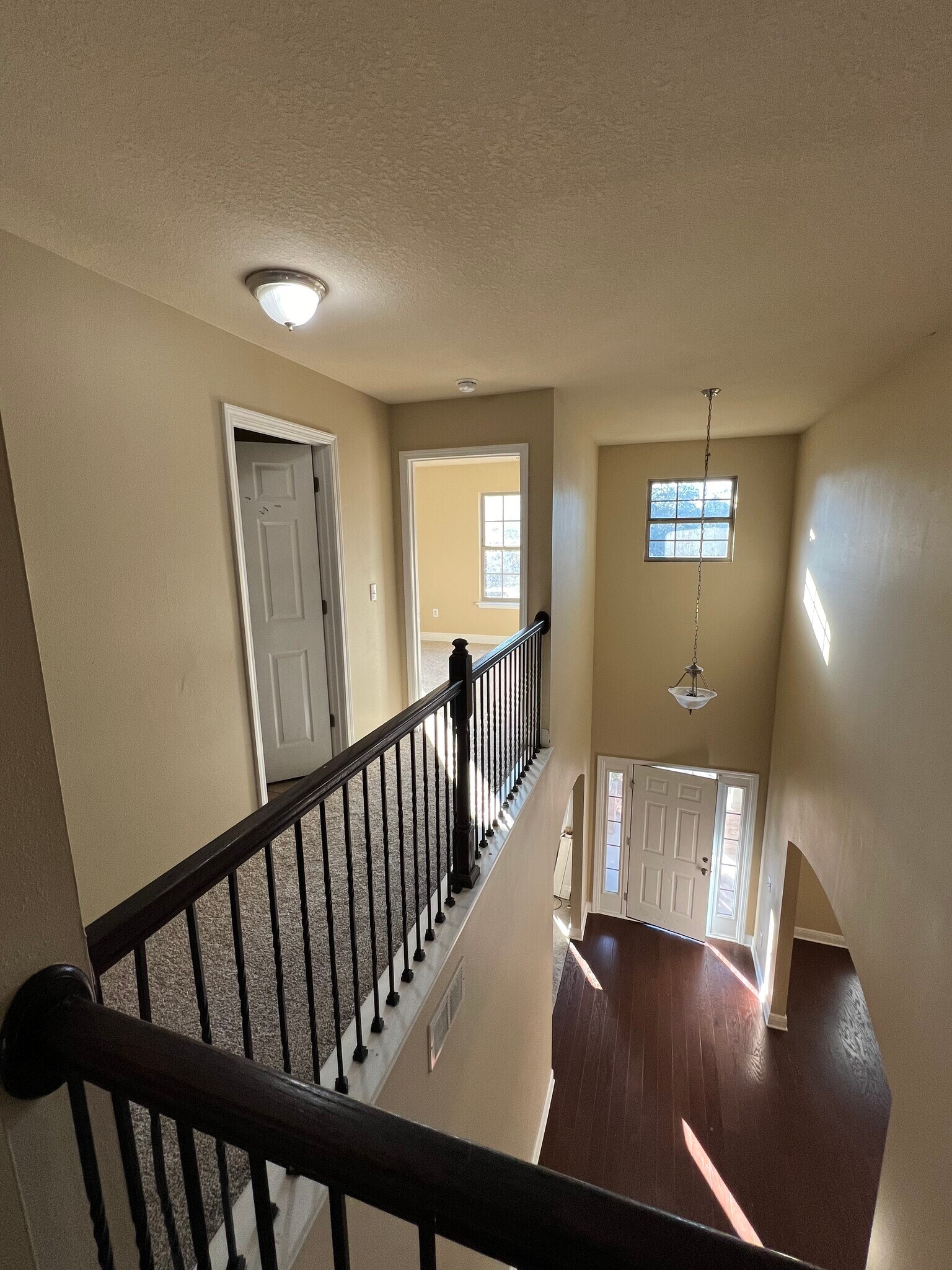 Building Photo - 68 Hemingway Ln