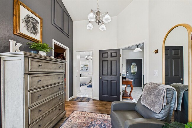 Building Photo - Custom Home on Property just outside of Eureka!