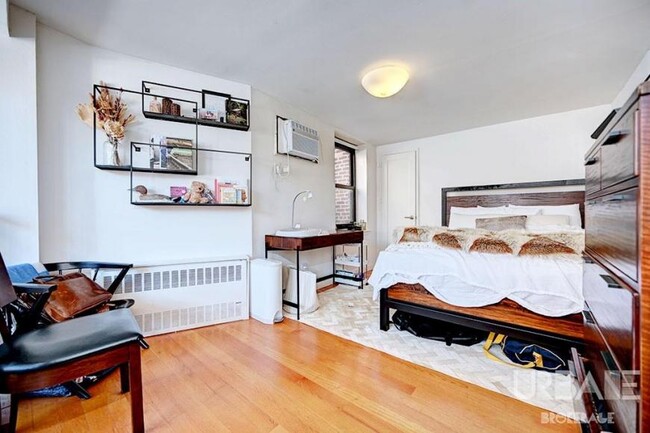Building Photo - 1 bedroom in NEW YORK NY 10014