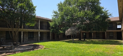 Building Photo - 1214 Baylor Ave