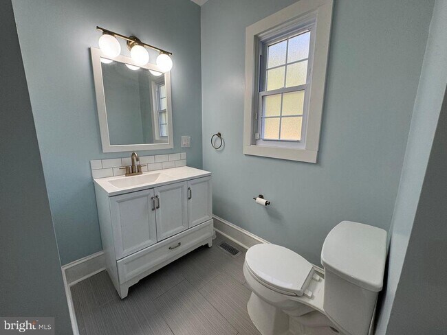 Building Photo - 208 Vineyard Rd