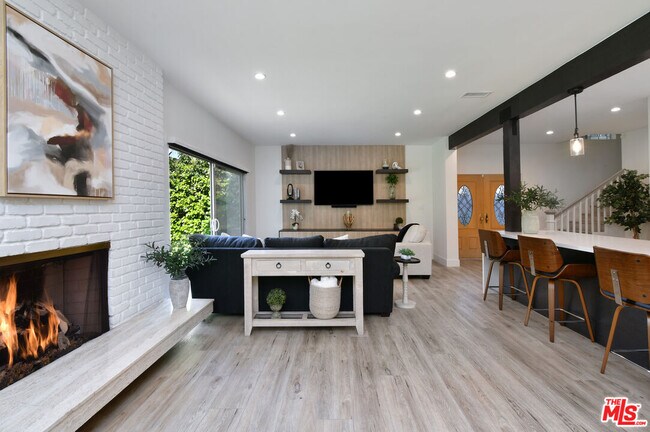 Building Photo - 16142 Bayberry Pl